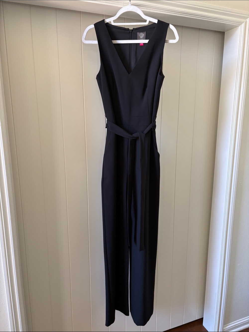 Vince Camuto Sleek Black Sleeveless V-Neck Wide Leg Jumpsuit size 8